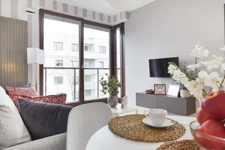 P&O Serviced Apartments Siedmiogrodzka III Варшава Екстер'єр фото