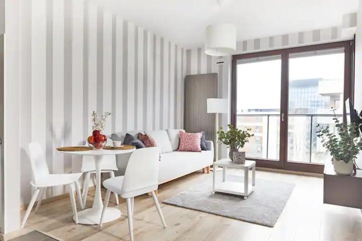 P&O Serviced Apartments Siedmiogrodzka III Варшава Екстер'єр фото